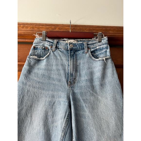 Abercrombie & Fitch Women's '90s Straight Ultra High Rise Raw Hem Jeans Blue 27 - Picture 3 of 8
